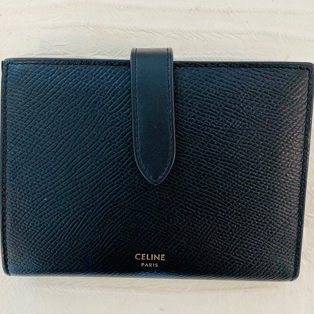 Celine Medium fold Wallet – Like New